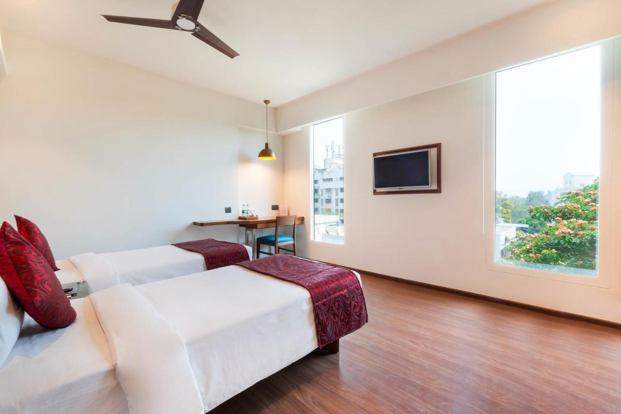 7 Apple Hotel - Viman Nagar Pune Exterior foto