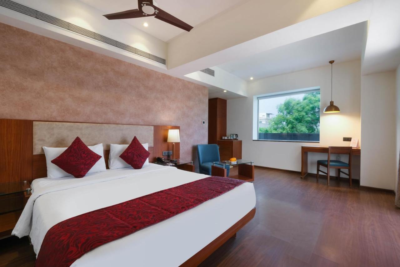 7 Apple Hotel - Viman Nagar Pune Exterior foto